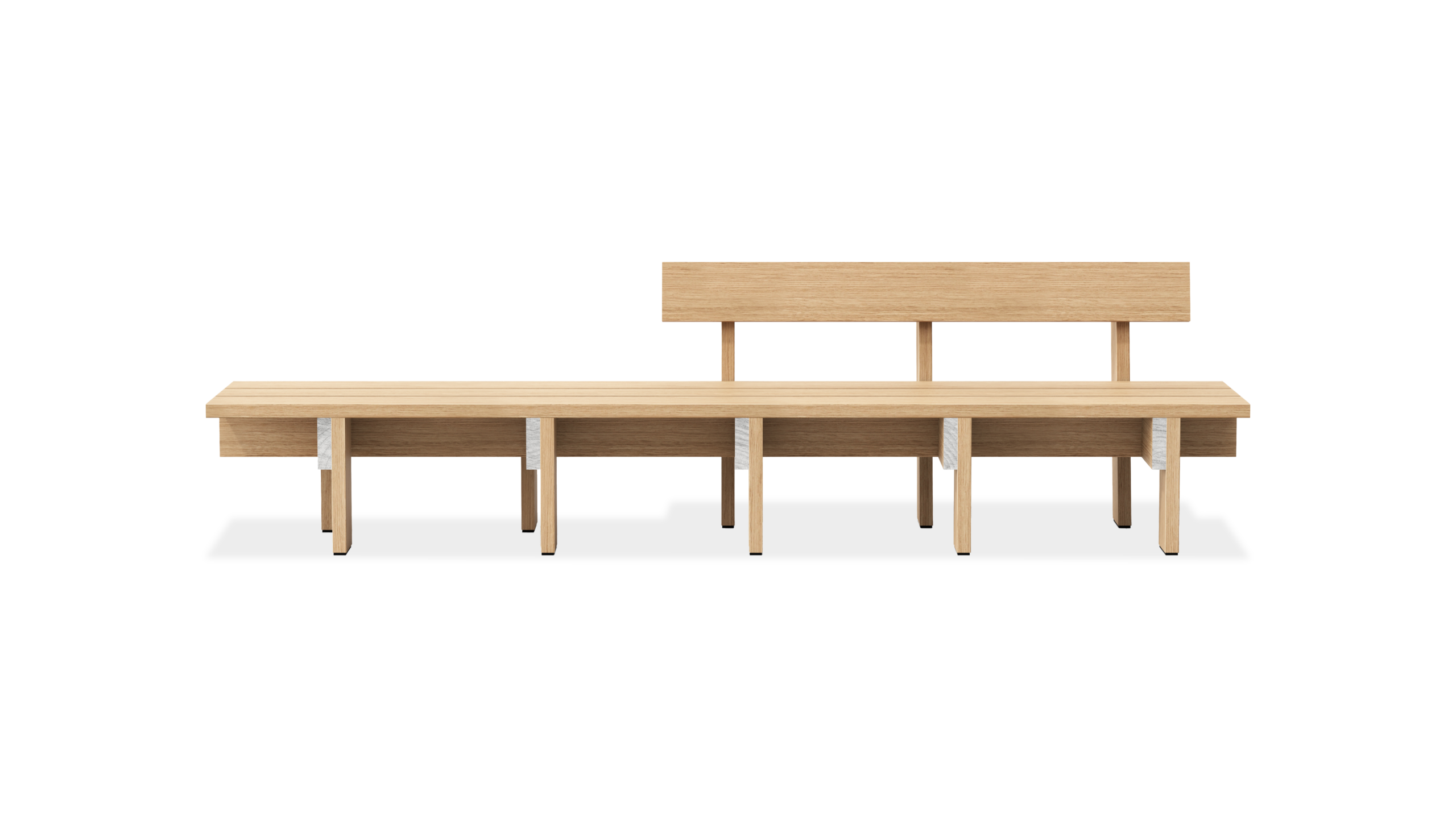 Zitbank Ginko met massieve houten balken en ritmische dragers